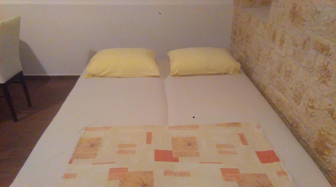 Pag Studio Garden Pag Town Kültér fotó